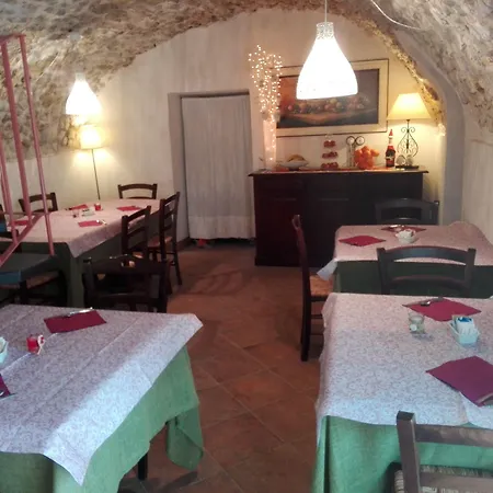 מלון Residenza Storica Le Civette קסטל דה מונטה